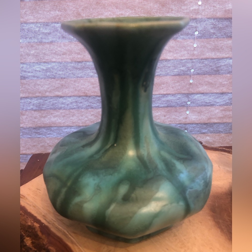VTG Belgium 410 Pottery Drip Glaze Vase Beautiful Green Combos 5.5” Tall EUC